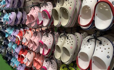 military discount for crocs.